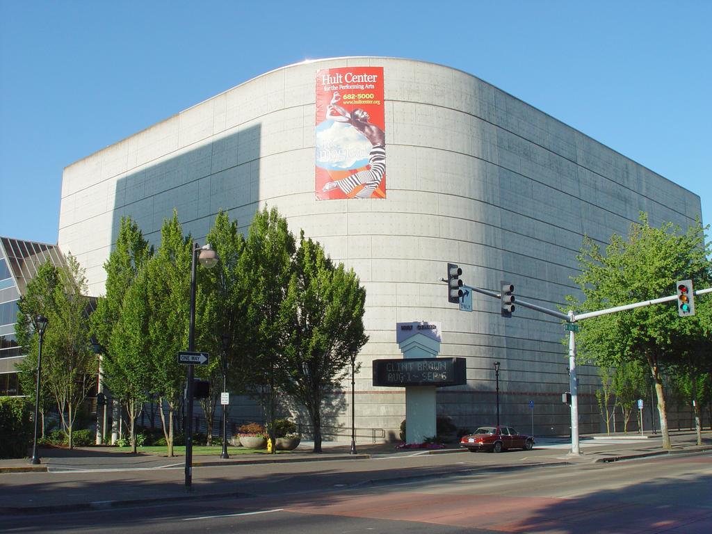 Travelodge By Wyndham Eugene Downtown/University Of Oregon Exterior foto